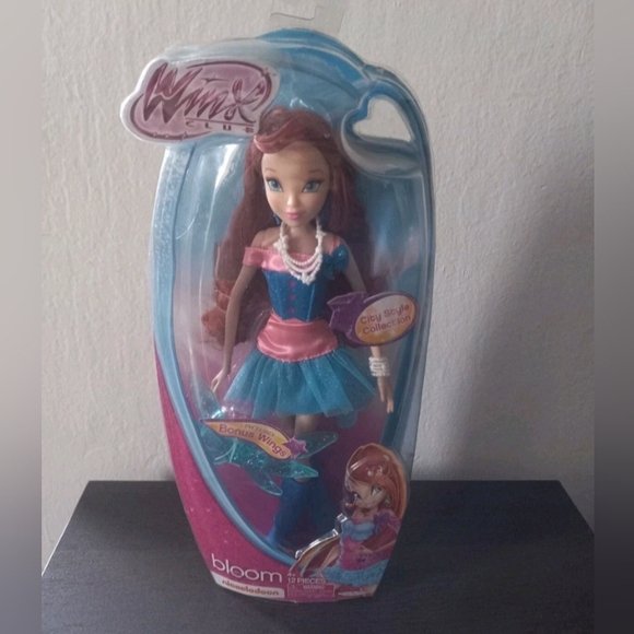 2013 Winx Club City Style Collection Bloom Doll New In Box - Picture 1 of 10